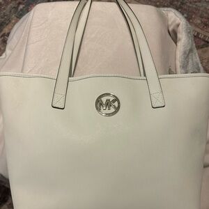 White Michael Kors leather tote bag